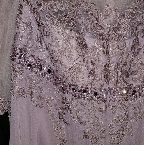 Dress - Picture 4 of 7